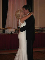 DJWOZ.com Kissng couple